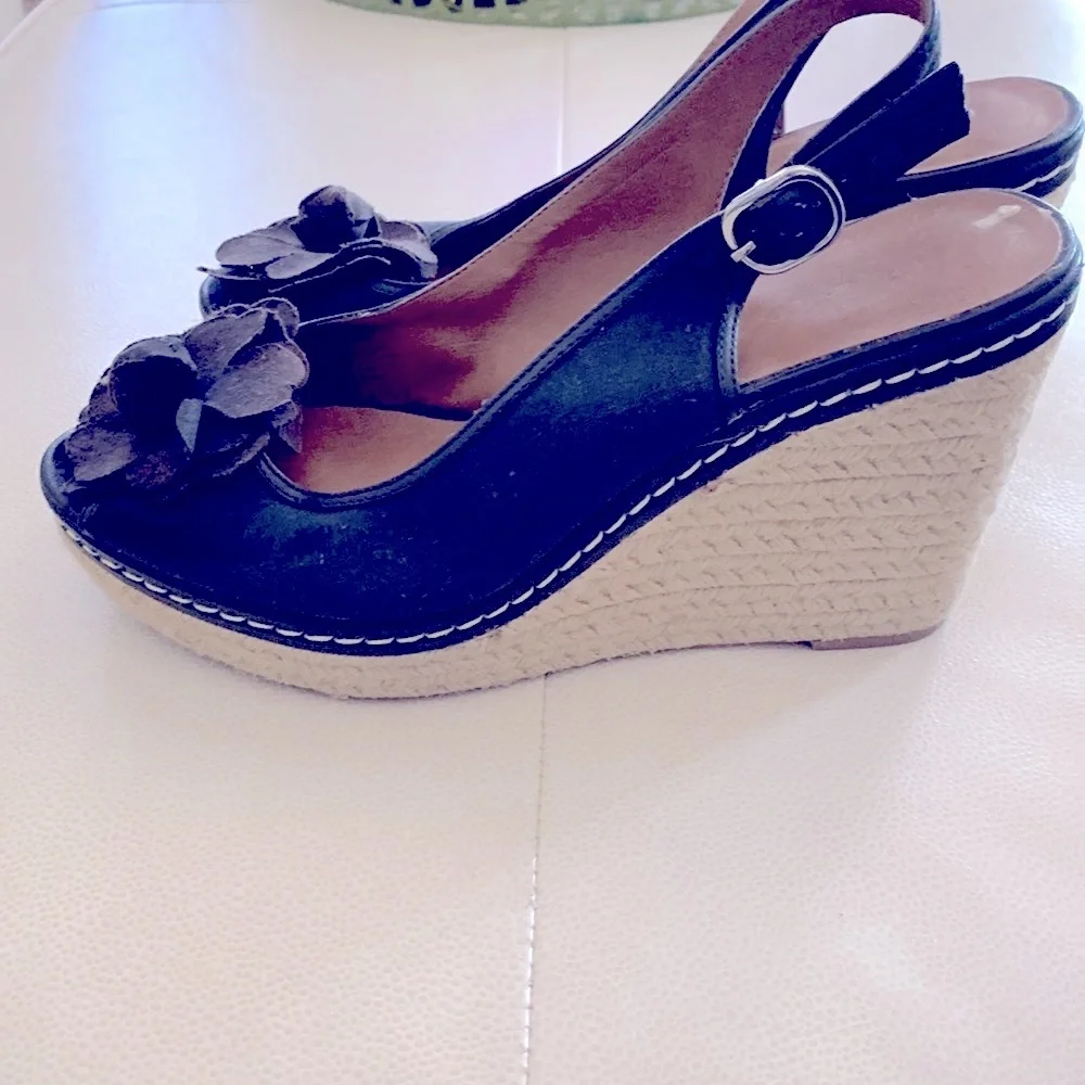 Franco Sarto Espadrilles 9 Navy Floral Feminine Wedges Stacked Heel Sandals